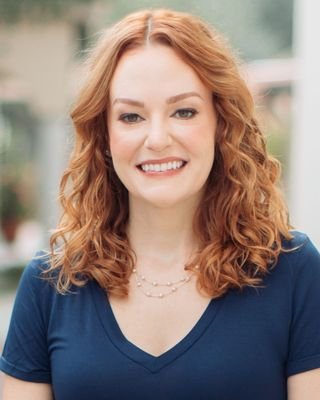Lara Davis Lara Davis